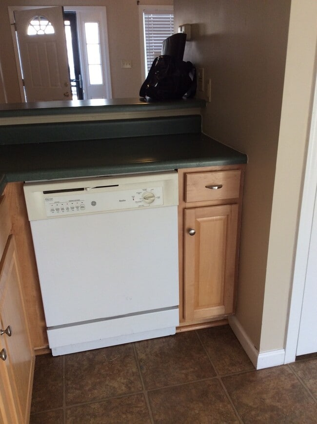 Building Photo - Available July 31st, 2026!