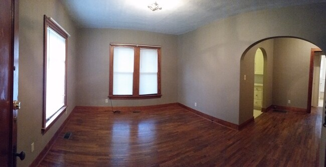 Building Photo - 116 E Ellsworth Ave
