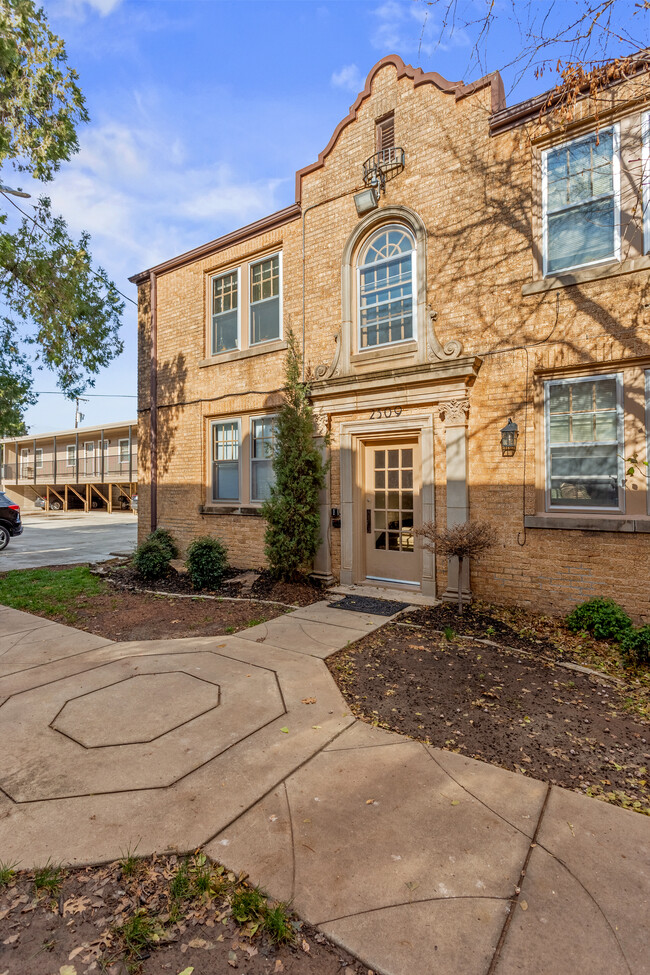 Foto del edificio - Windsor Court Apartments