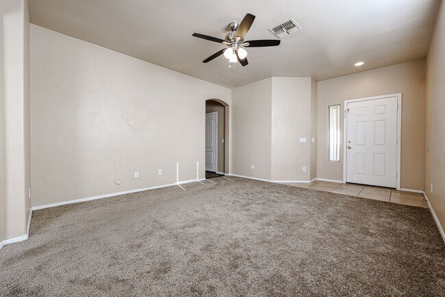 Building Photo - Great Litchfield Park Neignborhood!