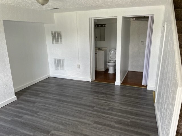 Foto principal - 205 Liberty St