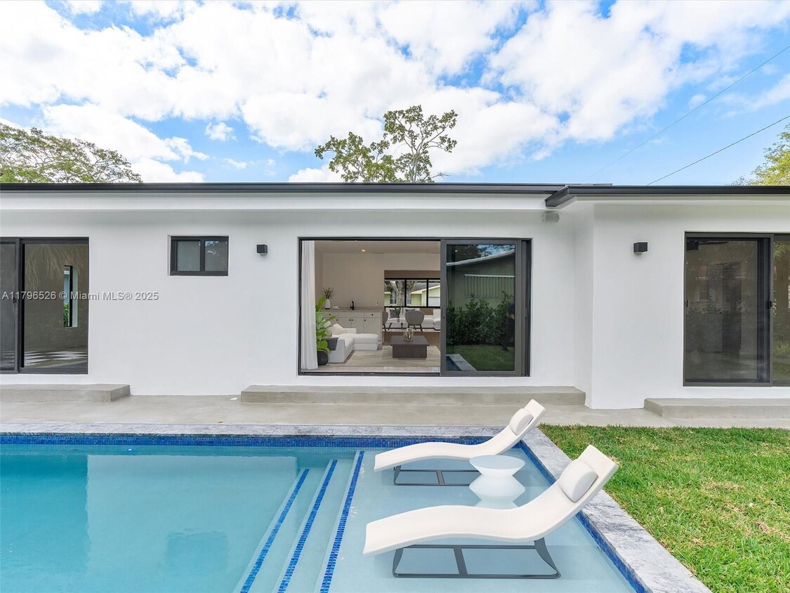 Foto principal - 1751 NE 138th St