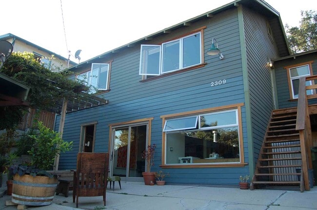 Building Photo - 2309 Echo Park Ave