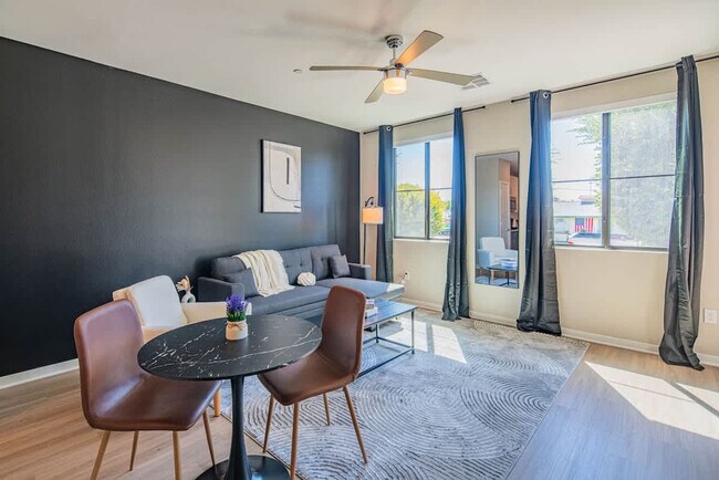 Foto del edificio - 777 E Stella Ln