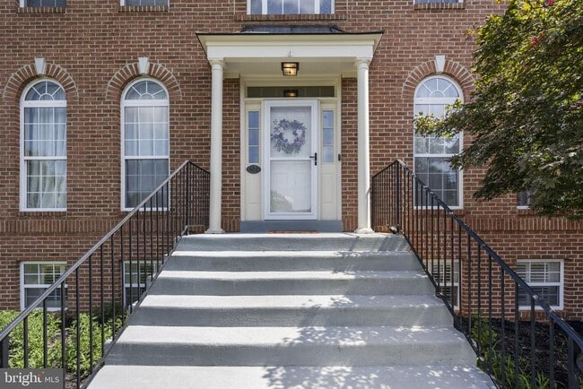 Building Photo - 608 Talmadge Ct SE