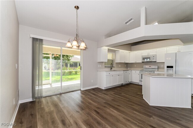 Foto del edificio - 349 SW 28th Pl