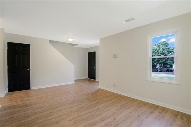 Foto del edificio - 551 Valley Hill Rd SE