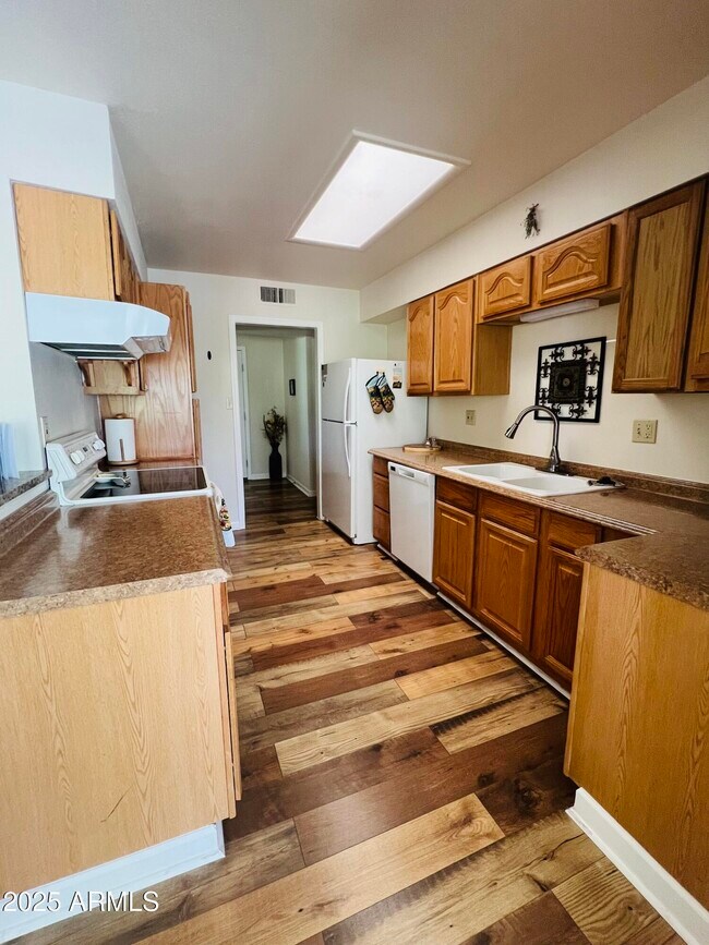 Building Photo - 12012 N Pebble Beach Dr