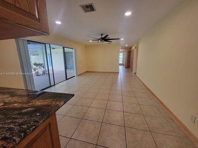 Building Photo - 9973 NW 19th St  1 Coral Springs Fl 33071