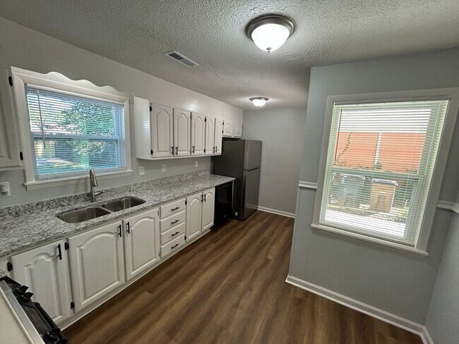 Foto del edificio - 510 Blaine Dr SW