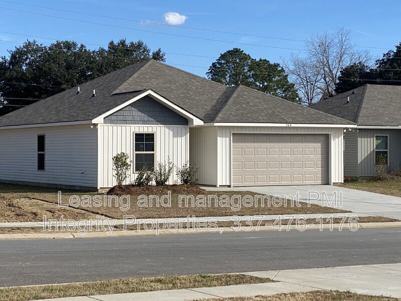 Primary Photo - 204 Armstrong Dr
