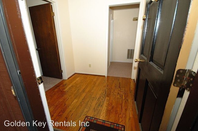 Foto del edificio - 315 Spring Creek Rd