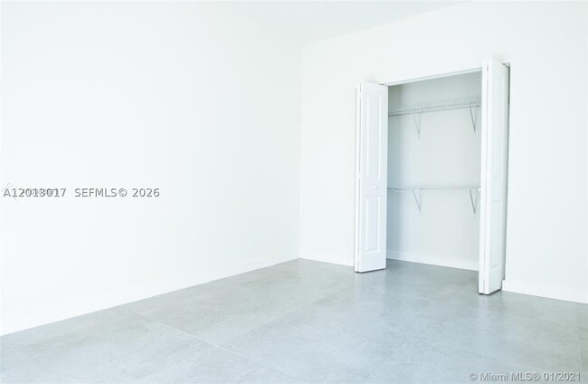 Foto del edificio - 120 NE 71st St
