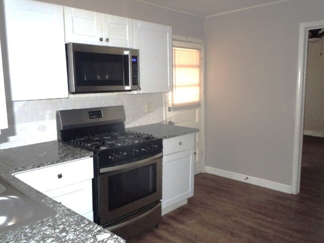 Building Photo - 312 S Fillmore St