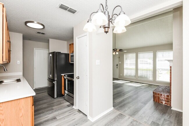 Foto del edificio - 2428 Ensenada Ln