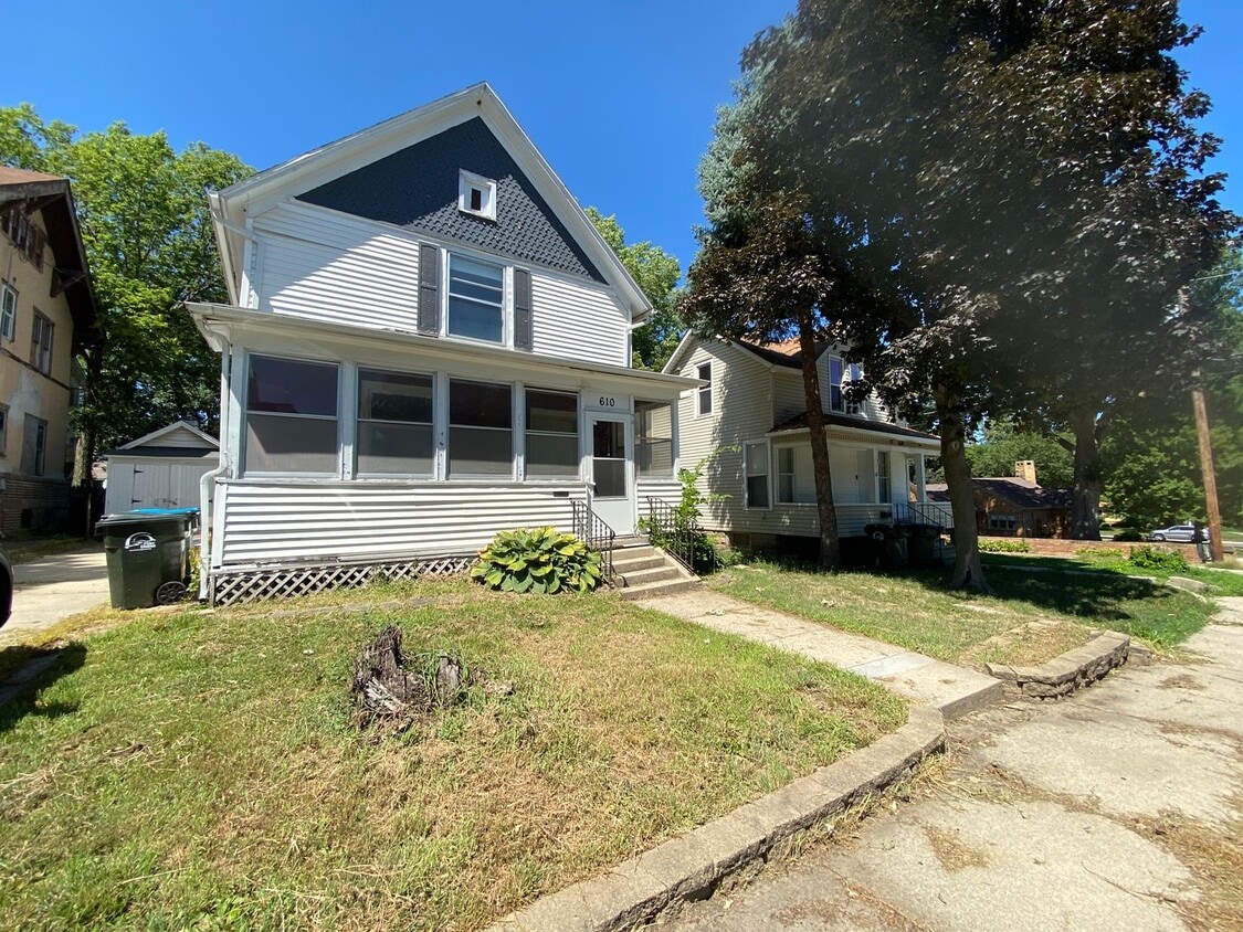 Primary Photo - 2+ bedroom house now available $695