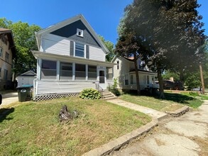 Building Photo - 610 N 12th St