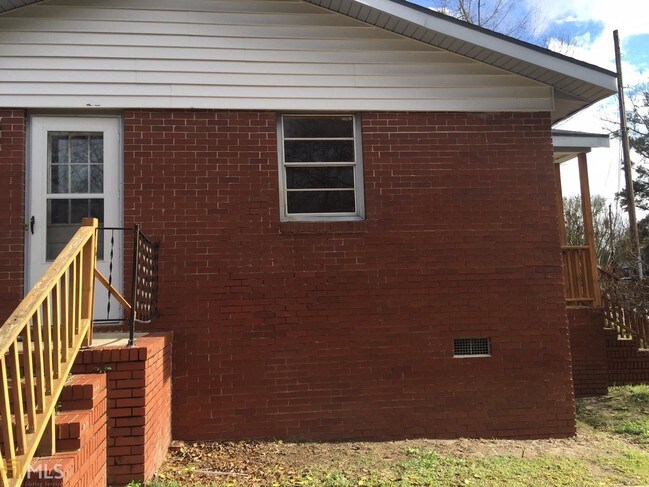 Foto del edificio - 1158 Holmes Dr