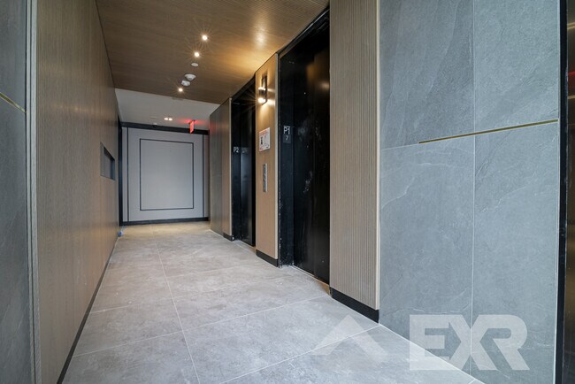 Foto del edificio - 160 Clarkson Ave