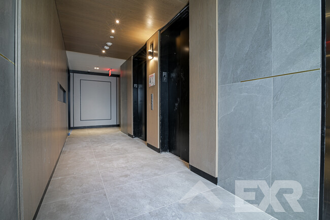 Foto del edificio - 160 Clarkson Ave