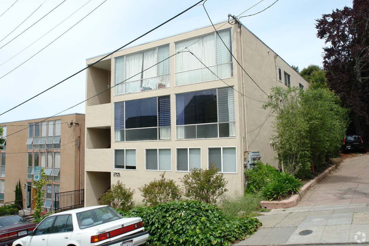 Building Photo - 2705 Ridge Rd