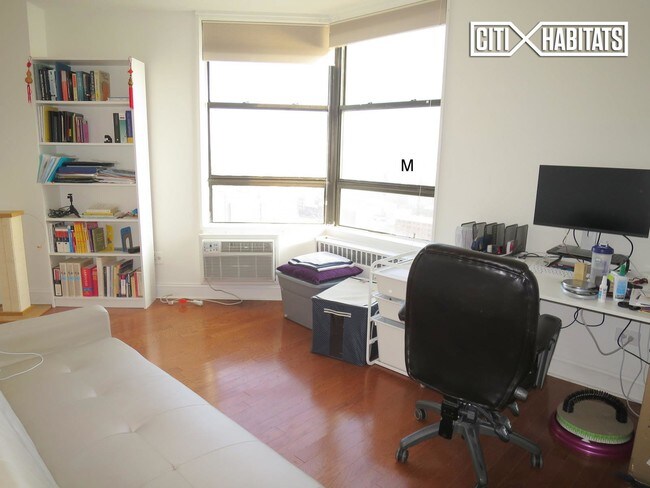 Foto del edificio - 3333 Broadway