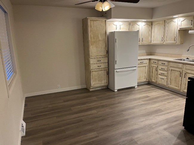 Building Photo - 832 Hamilton St