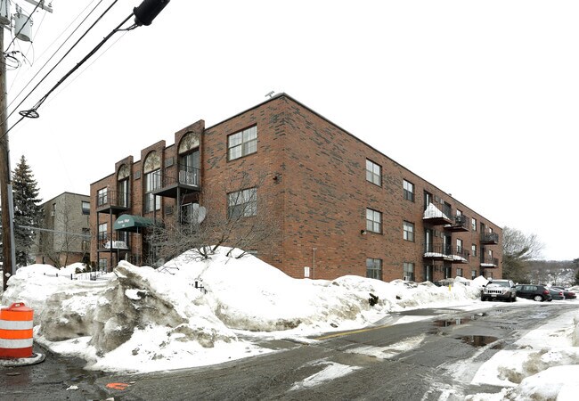 Foto del edificio - Wyoma Village Condominiums