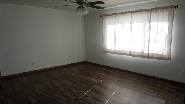Foto del edificio - 310 South Harvest St, Lake Norden SD 57248