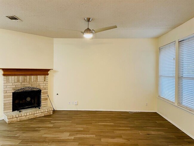 Building Photo - 1605 Jigsaw Cove