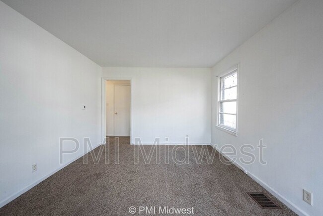 Building Photo - 4426 Kingsley Dr