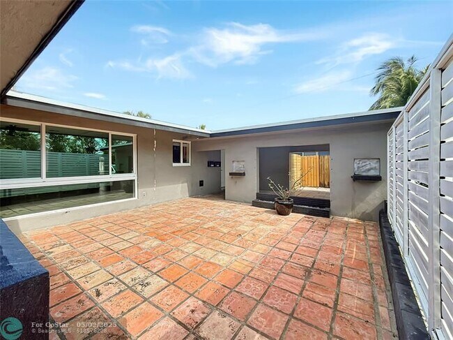 Foto del edificio - 3627 NE 20th Ave