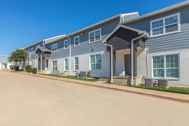 Building Photo - Eclipse Of White Rock