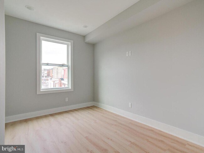 Foto del edificio - 2421 Frankford Ave