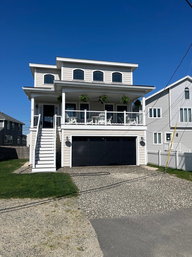 Building Photo - 2 1/2 Dumas Ave