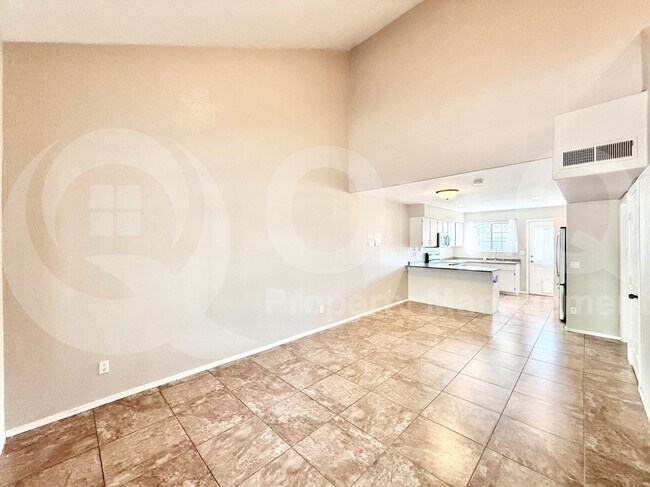 Foto del edificio - 860 N McQueen Rd