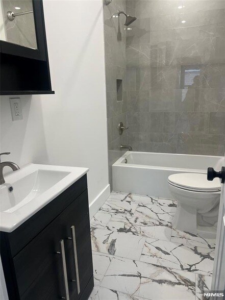 Foto del edificio - 66 Tuttle St