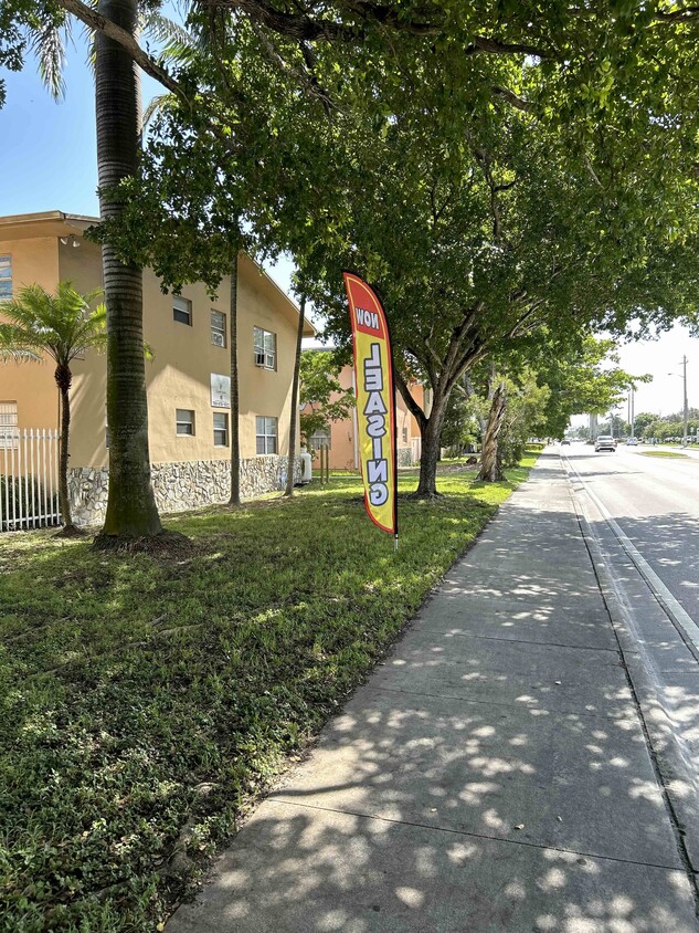 Foto principal - 1561 NE 8th St