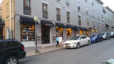 Building Photo - 360 Broadway