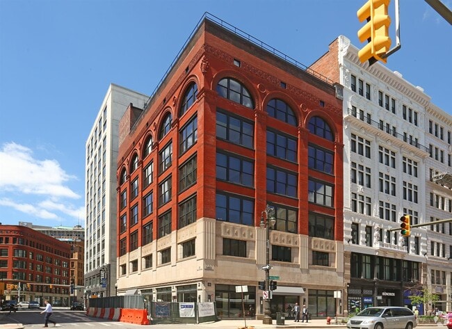 Building Photo - Elliott Building R