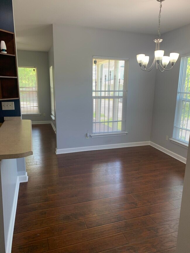 Foto del edificio - 158 Keel Ave