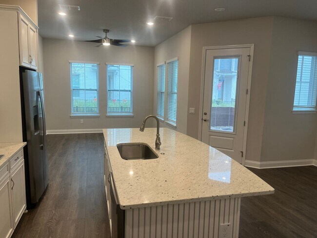 Foto del edificio - Welcome to this beautiful home located in ...