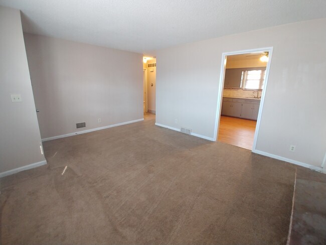 Building Photo - 7221 Raytown Rd