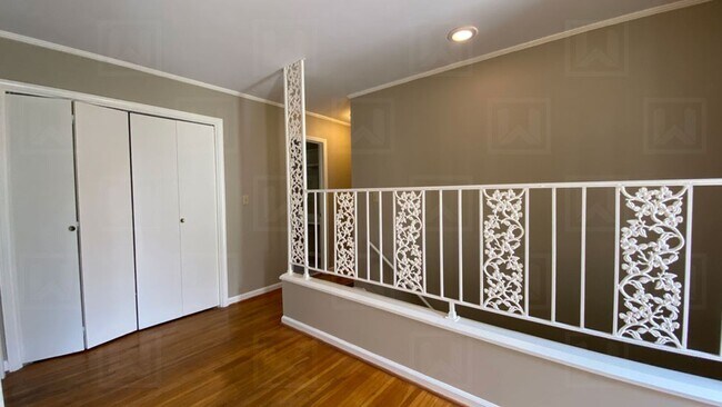 Foto del edificio - Excellent 4 Bedroom House in Bluff Park Co...