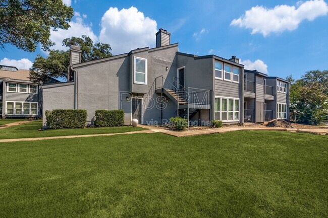 Foto del edificio - 9696 Walnut St