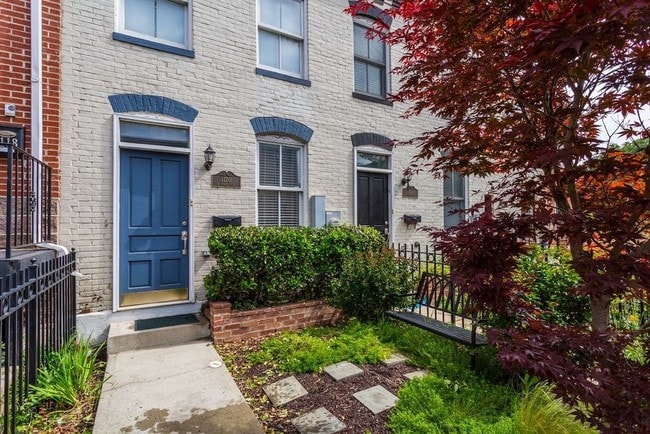 Foto del edificio - 1120 K St SE