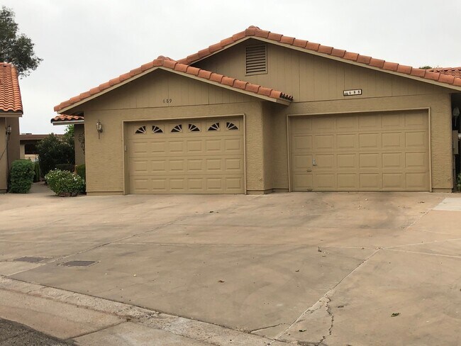 Foto del edificio - ASK ABOUT OUR REDUCED SUMMER RATES!!! Comfortable & Inviting Home in Leisure World a 45+ Active A...