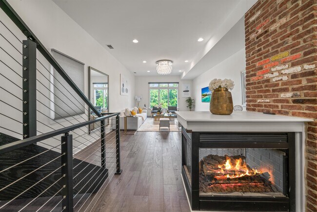 Foto del edificio - 627 Gregory Ave