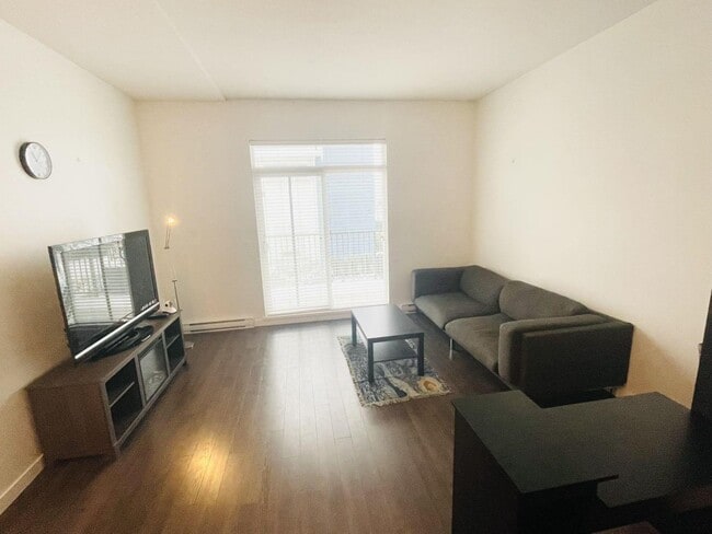 Building Photo - 15268-15228 28 Ave