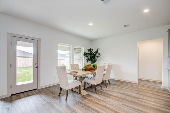 Foto del edificio - 3407 Lake Landing Ln